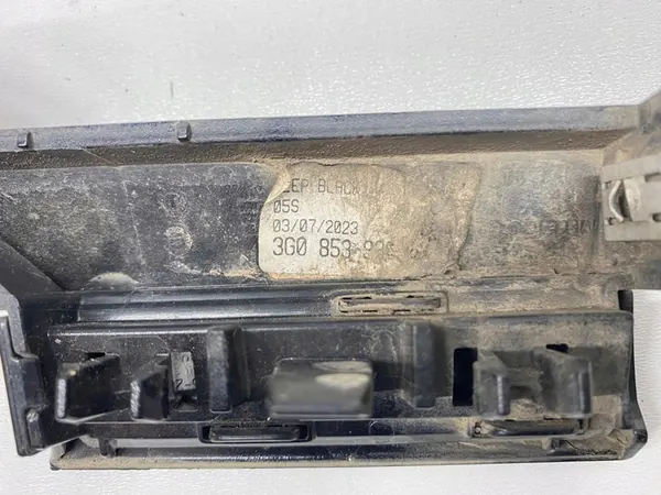 Oikea etulokasuoja VW Passat B8 2014-2023 image 4