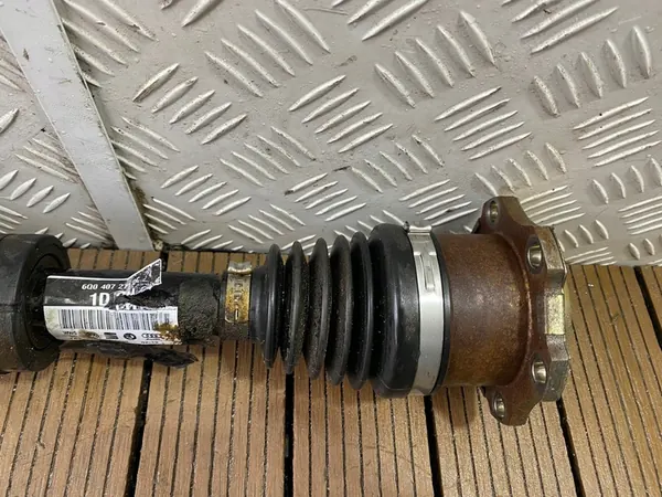 VW POLO IV IBIZA III FABIA Vänster drivaxel 1.4 TDI OEM image 3