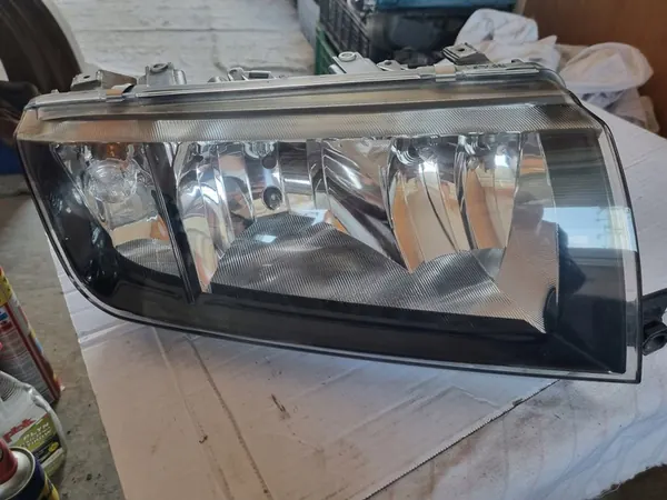 Farol dianteiro direito Skoda Fabia I 1999-2008 image 10
