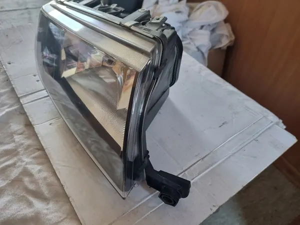 Farol dianteiro direito Skoda Fabia I 1999-2008 image 2