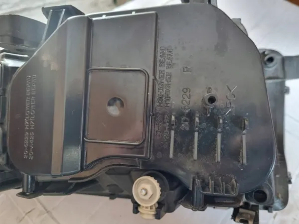 Farol dianteiro direito Skoda Fabia I 1999-2008 image 8