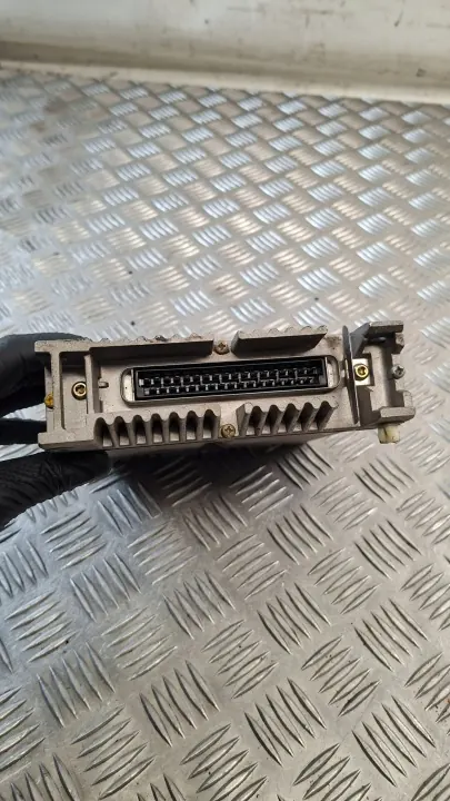 Módulo ABS usado OEM 0265150307 para Iveco Cargo image 3