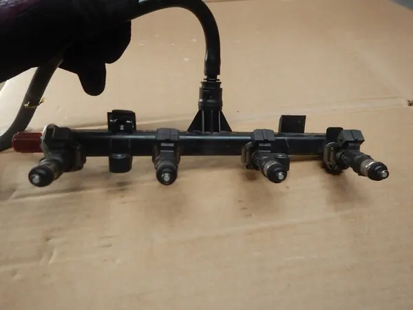 FIAT 500L 1.4 16V 95 CV Rail Inyección OEM 0280158199 image 6