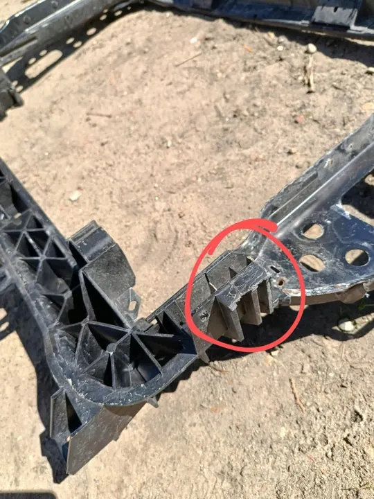 Reforço Frontal Jeep Renegade 2014-2018 OEM 51961630 image 8