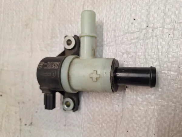 Soupape vapeur carburant Mazda CX-60 OEM MV0118721 image 2