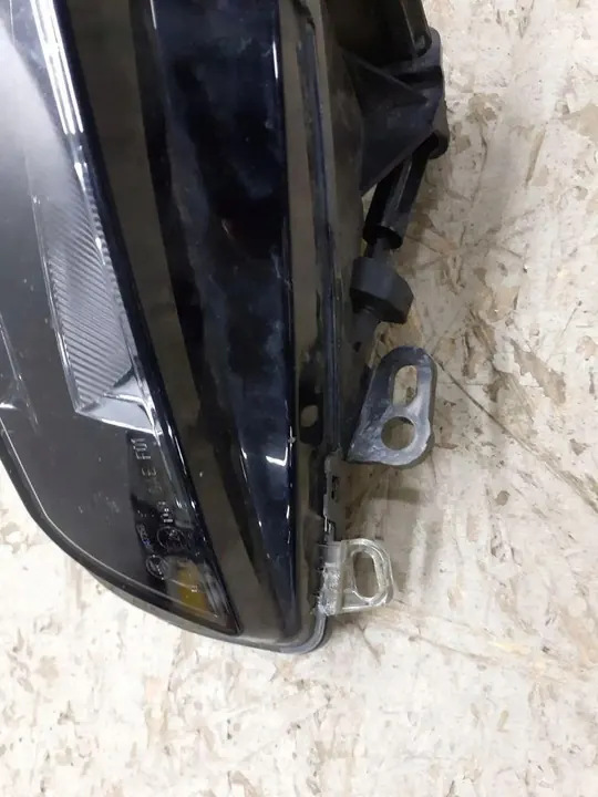 Farol Direito Audi A3 8V0941700B image 3