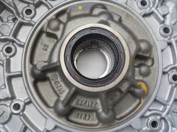 Carter de boîte Mercedes 7G-Tronic OEM R2122710501 image 4