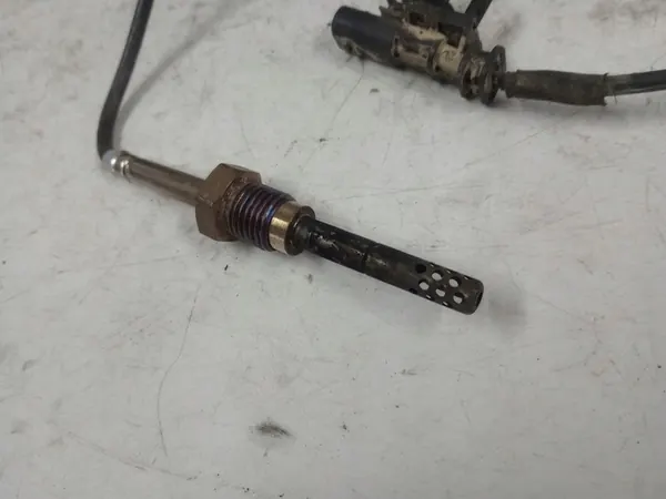 Sensor de Temperatura de Escape Maserati 670009039 image 3