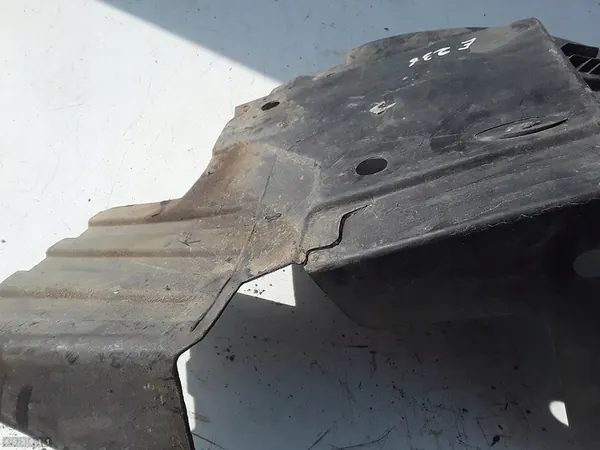 Renault OE 82 00 291 638 wheel arch liner image 3