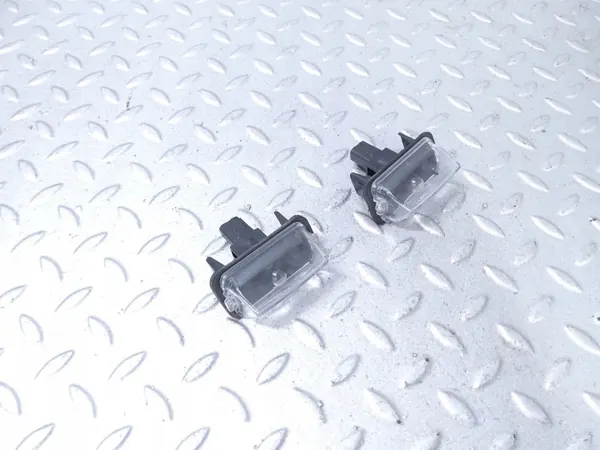 Registreringsskyltsljus Toyota Yaris XP210 OEM AGR26249 image 3