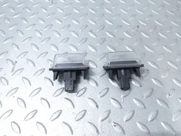 Registreringsskyltsljus Toyota Yaris XP210 OEM AGR26249 image 4
