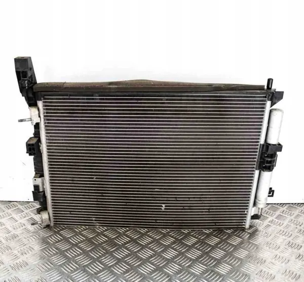 Peças refrigeração Ford OEM 8V61-8C607-ED Usadas image 2