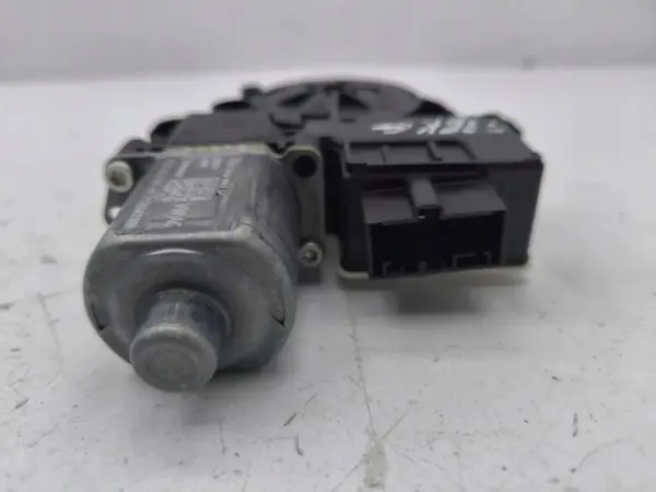 Takaikkunan nostomoottori vasen OEM 0130822695 image 7
