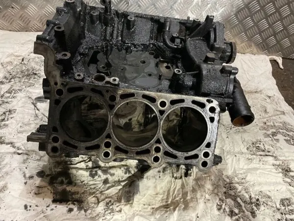 Moottorilohko OEM 059103023G Audi A5 8T 2.7 TDI:lle image 5