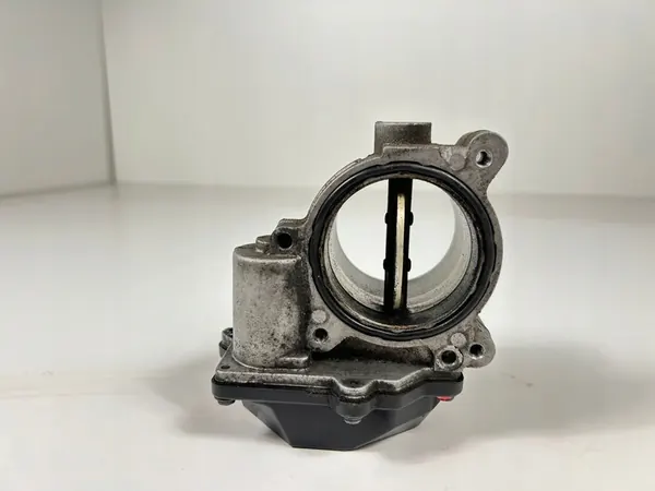 Corpo de borboleta AUDI A6 C6 2.7 TDI 059145950R image 6