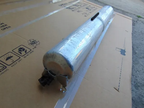 Porsche Taycan 4S Lufttryckstank OEM 9J1616202A image 3