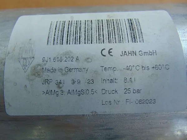 Porsche Taycan 4S Lufttryckstank OEM 9J1616202A image 9