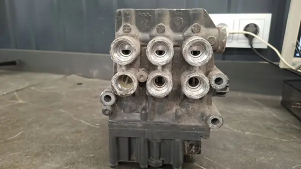 Bromsstyrventil OEM 4728901016 Mercedes Actros MP4 image 2