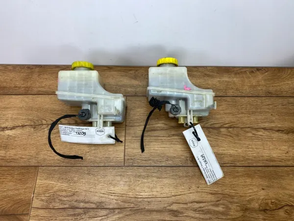 Réservoir liquide frein OEM 32671364 pour Dodge Charger image 2