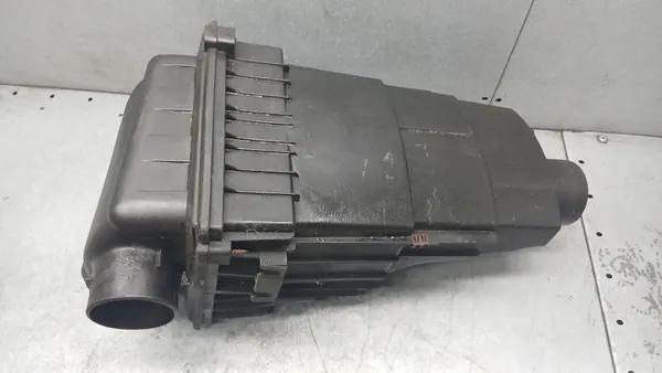 Ilmansuodattimen Kotelo Citroen Xsara Picasso I 1.8B 99-04R OEM image 2