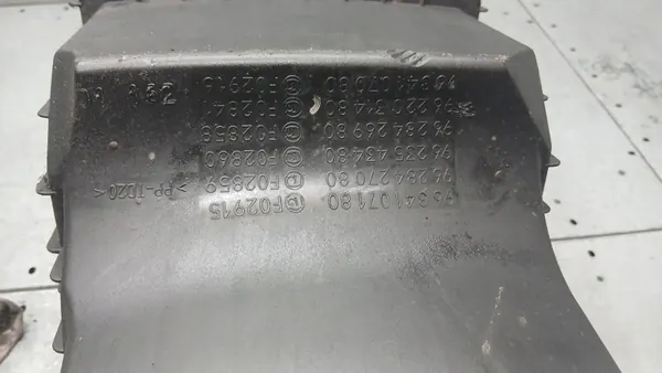 Ilmansuodattimen Kotelo Citroen Xsara Picasso I 1.8B 99-04R OEM image 7