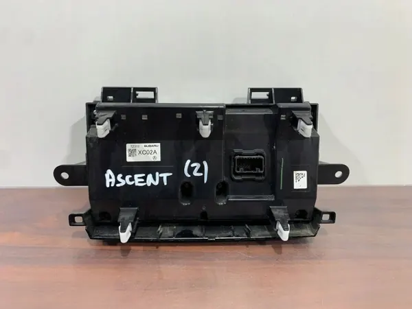 Panel AC Subaru Ascent OEM 72311XC020A - Usado image 8