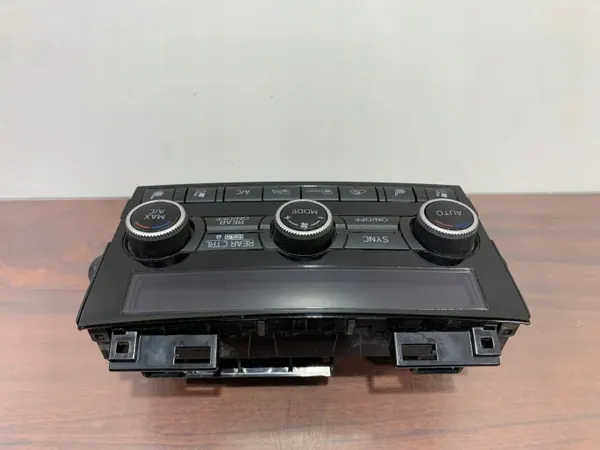Panel AC Subaru Ascent OEM 72311XC020A - Usado image 9