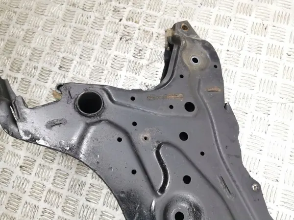 Mitsubishi OE AMD64932 Voorste Hulpframe - Gebruikt image 6