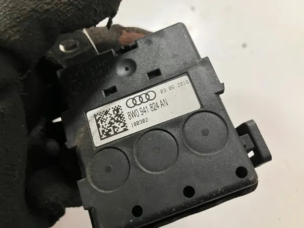 Sulakekaappi OEM 8W0941824AN Audi A4 B9 2.0 TDI:lle image 3