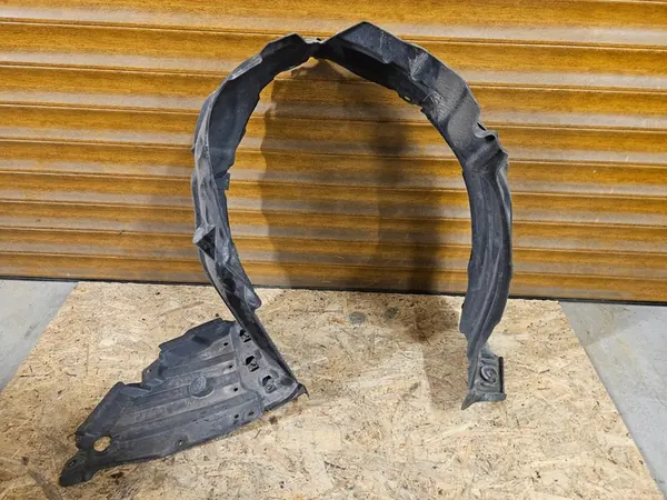 TOYOTA COROLLA E21 Right Front Wheel Arch image 2