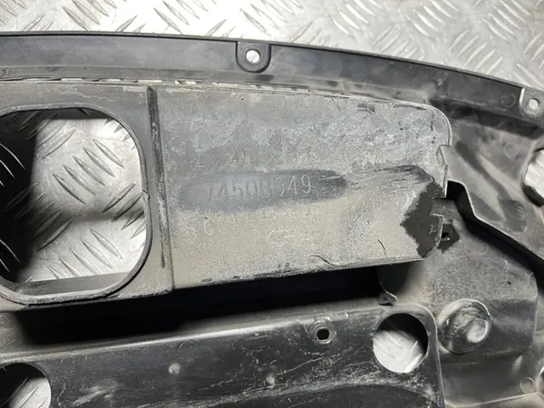 Couvercle de ceinture avant Mitsubishi Eclipse Cross OEM 7450B049 image 2