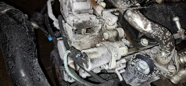 Pompe à carburant haute pression OEM 9654615580 Volvo S40 image 3