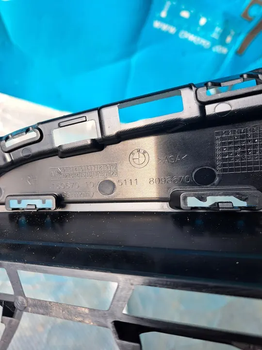 Right Bumper Grille BMW 5 G30 image 3