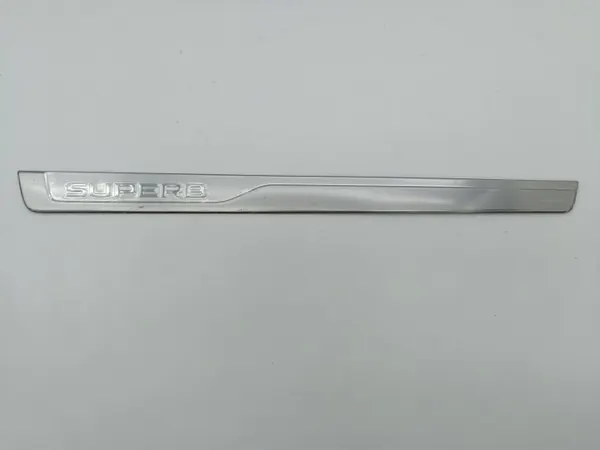 Skoda Superb 3 Lift Höger Tröskellist OEM 3V0853814 image 2
