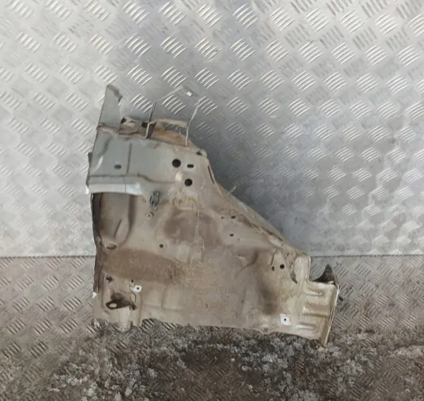 Toyota VERSOSPODLUZNICAPP Höger Framstång 2010-2015 image 5