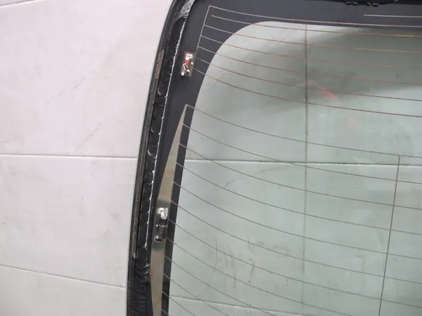 TOYOTA COROLLA E21 SEDAN BAKRE VÄRMD FÖNSTER image 4