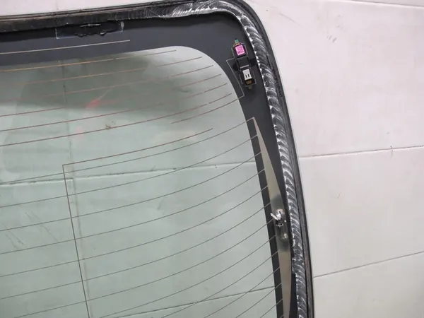 TOYOTA COROLLA E21 SEDAN BAKRE VÄRMD FÖNSTER image 5