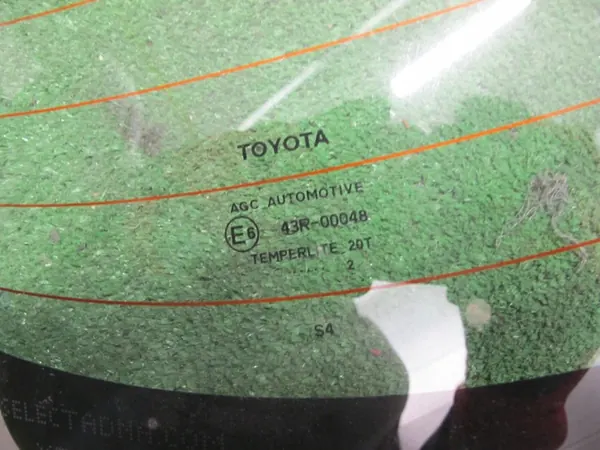 TOYOTA COROLLA E21 SEDAN BAKRE VÄRMD FÖNSTER image 6