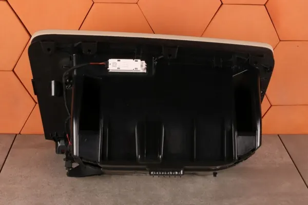 BMW X3/X4 Matkustajan konsolin tarjotin OEM 9363451 image 6