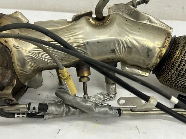 Katalysator OEM 5WA131723H voor VW Golf VIII GTE image 9