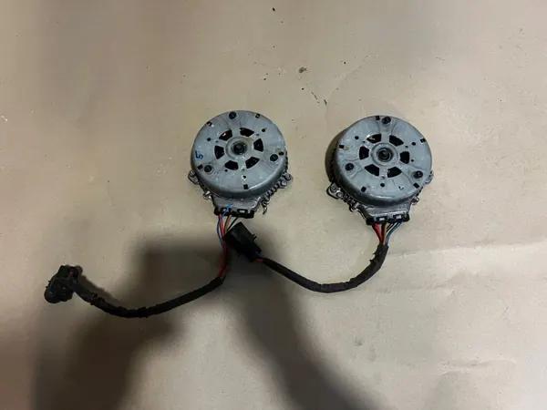 Motor ventoinha radiador Audi Q7 2018 OEM 8W0959455P/N image 4