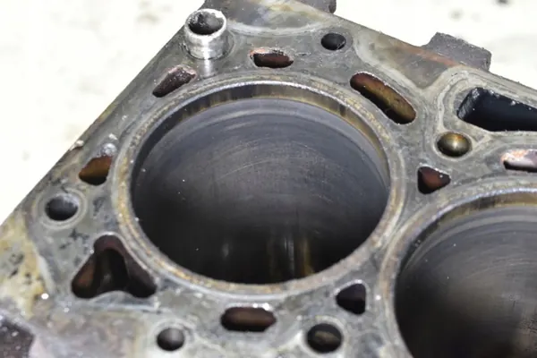 Moottorilohko OEM LUCAR 46991 Ford Transit MK8:lle image 3