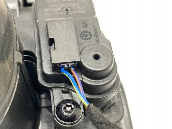 Polttoainekansi OEM 5E7809702A Skoda Octavia IV Farmari image 5
