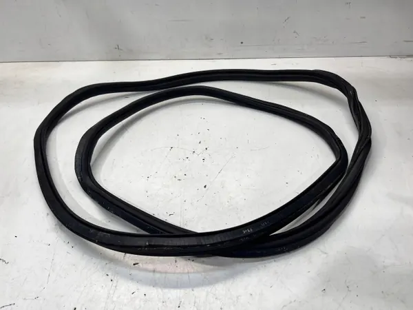 Audi A6 C6 Avant kofferbakdichting OEM 4F9827705D image 2