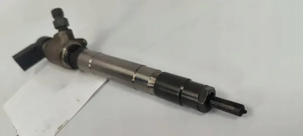 Inyector usado para Ford Transit MK8 - Pieza OEM image 2