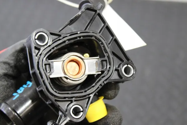 Carcasa de termostato Fiat 1.0 Hybrid image 2