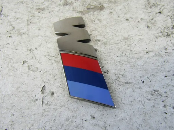 Emblema de para-lamas BMW 8058881 M-Package - Usado image 3