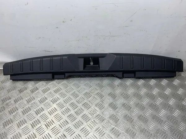 Subaru Outback Kofferraumschwellenschutz OEM 95073AN010 image 2