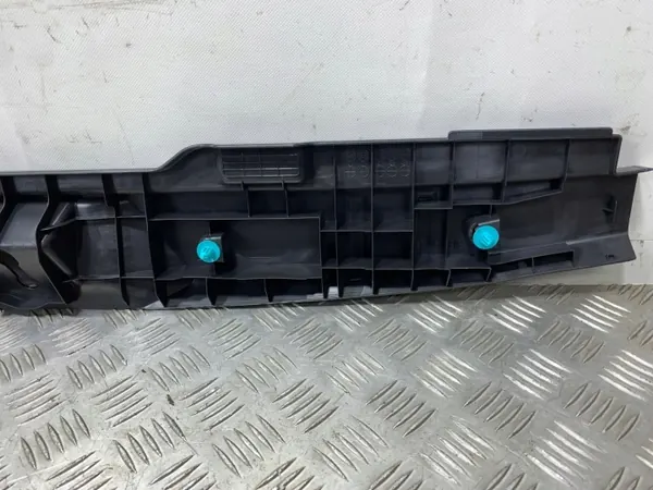 Subaru Outback Kofferraumschwellenschutz OEM 95073AN010 image 4