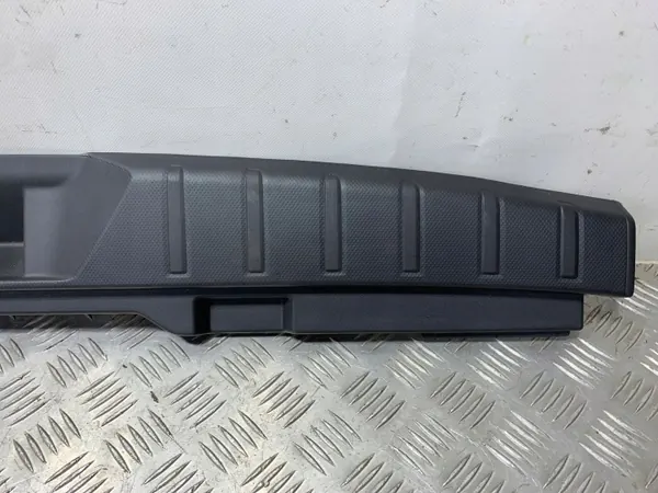 Subaru Outback Kofferraumschwellenschutz OEM 95073AN010 image 6